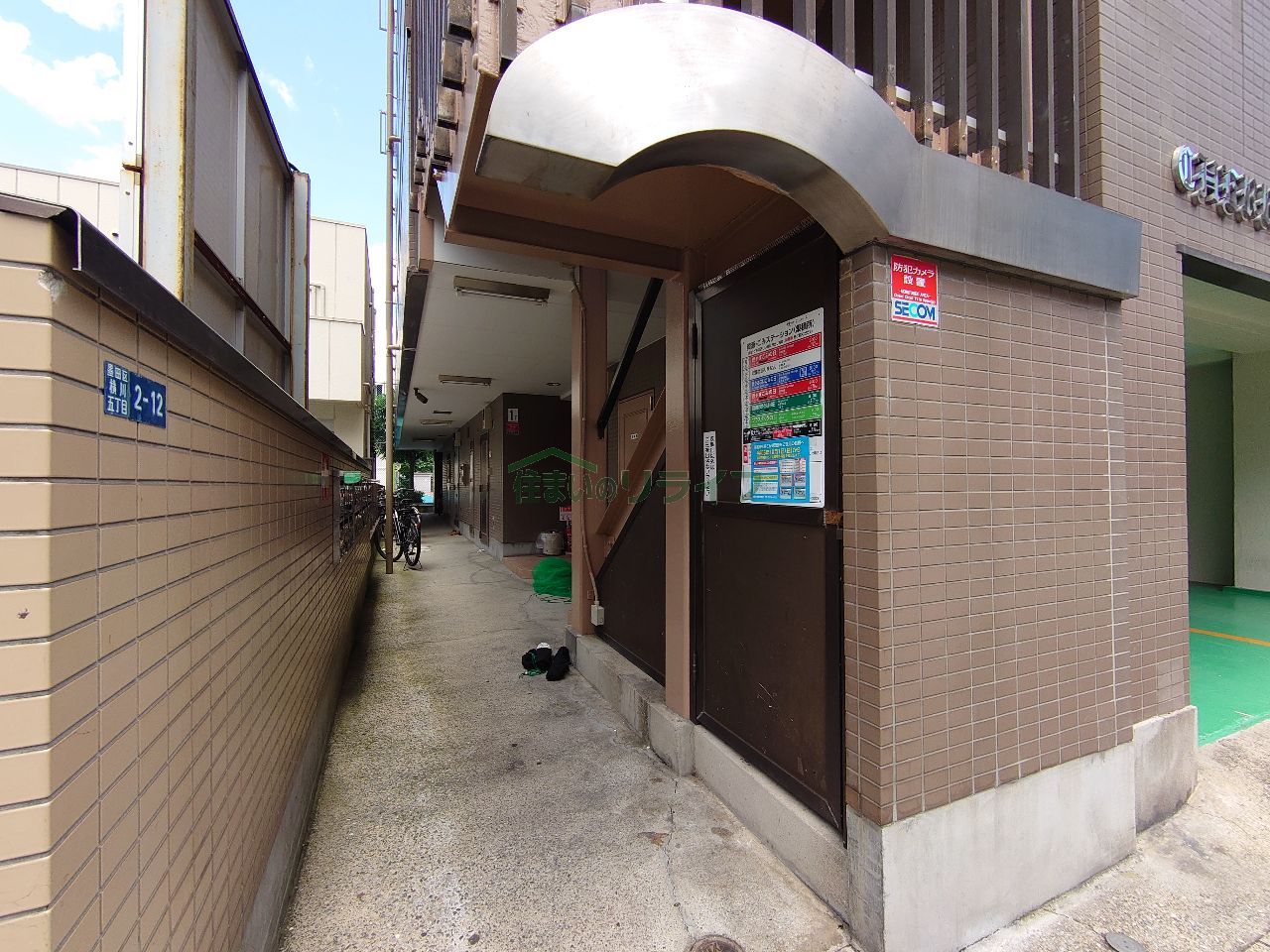 建物エントランス