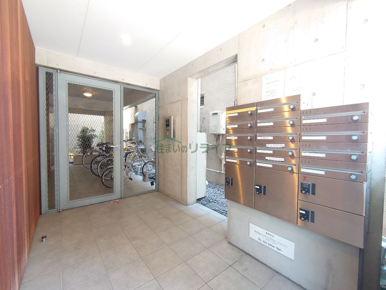 建物エントランス