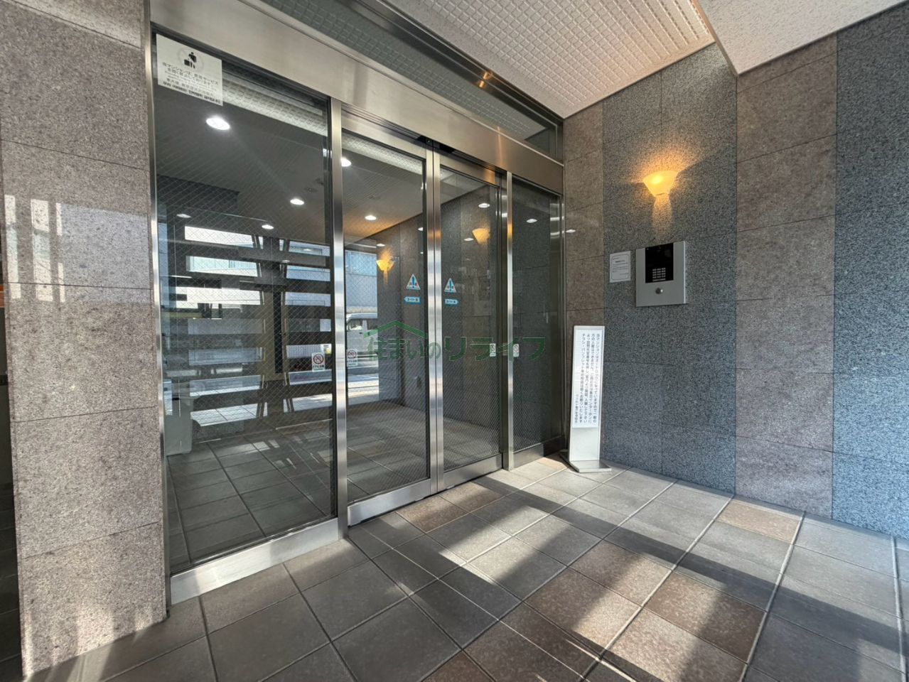 建物エントランス