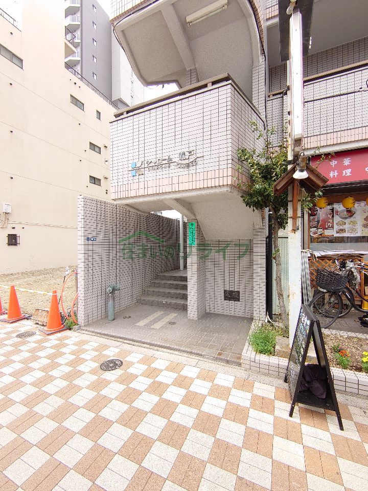 建物エントランス