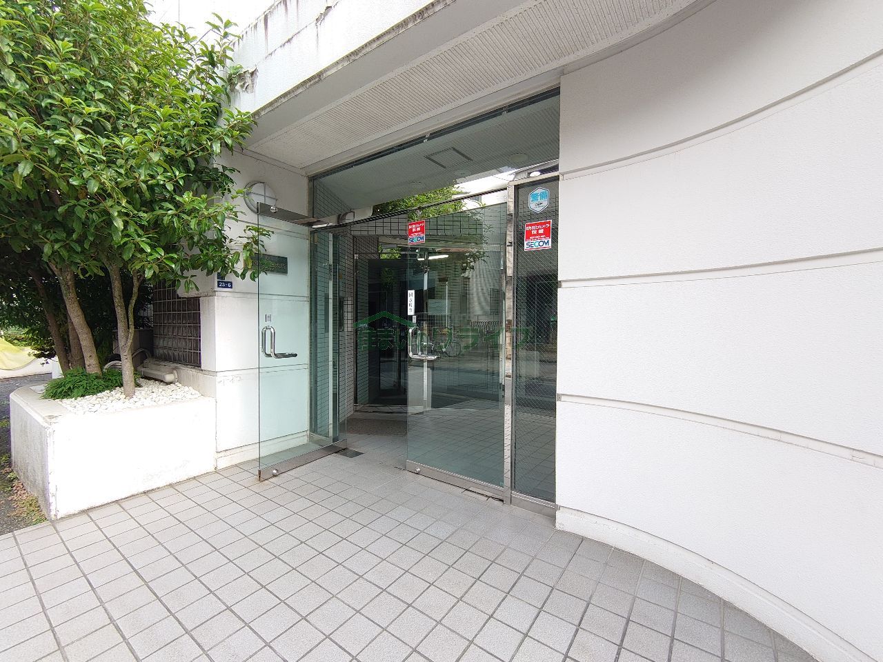 建物エントランス