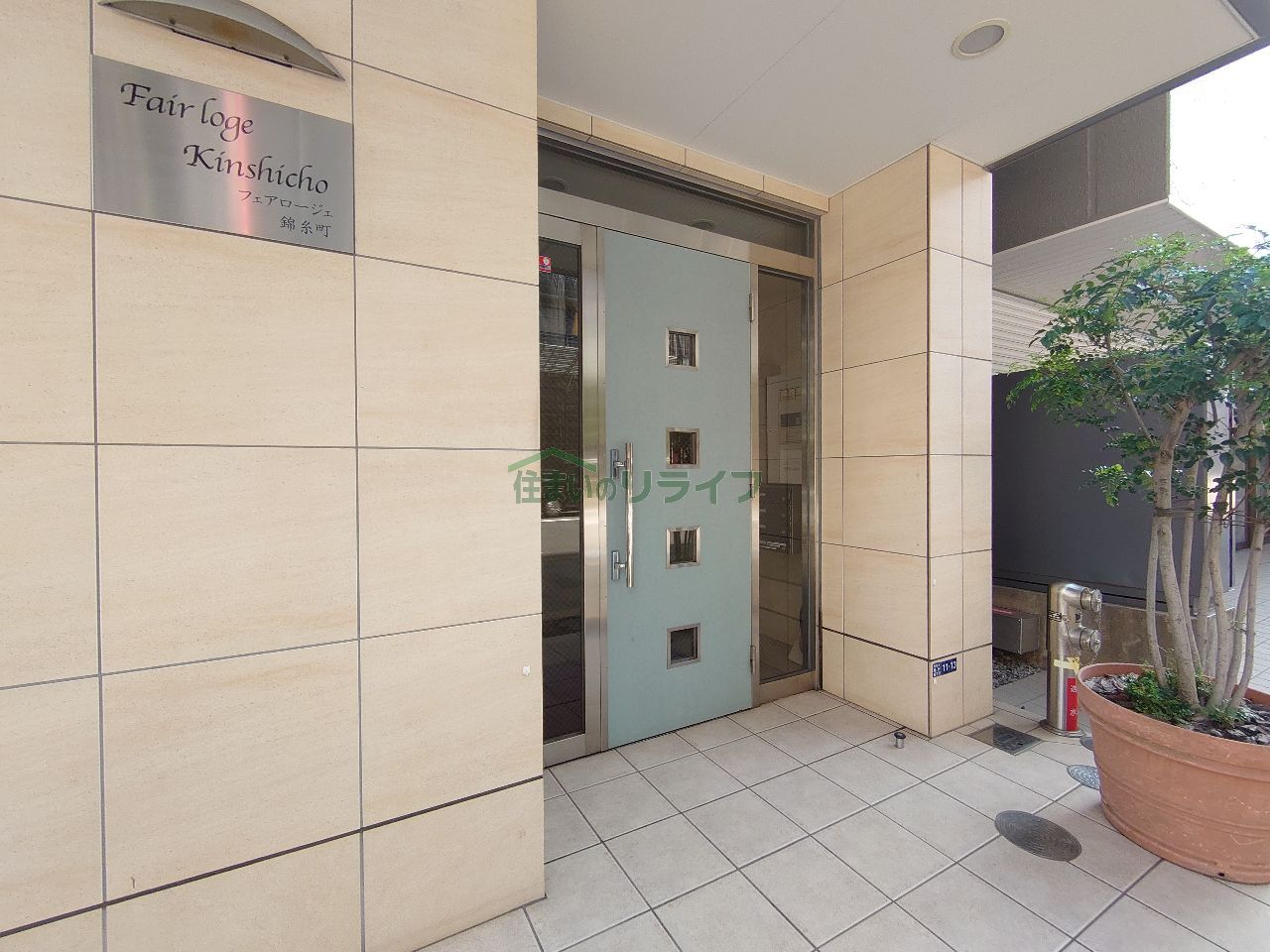 建物エントランス