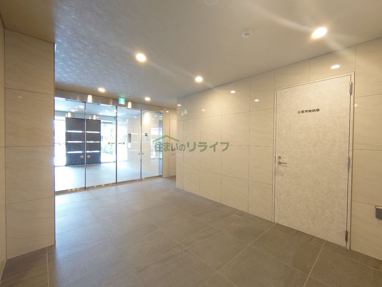 建物エントランス