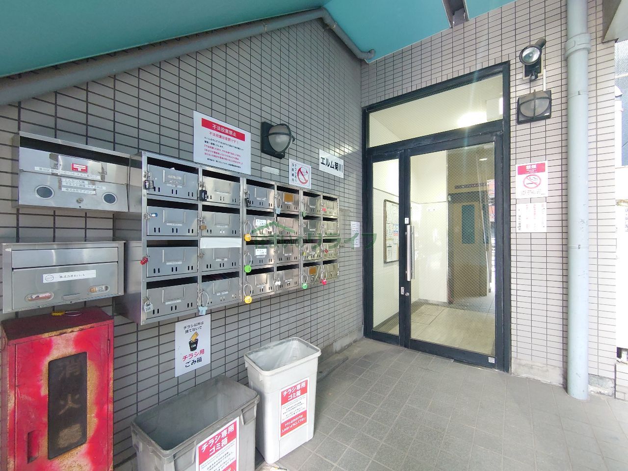 建物エントランス