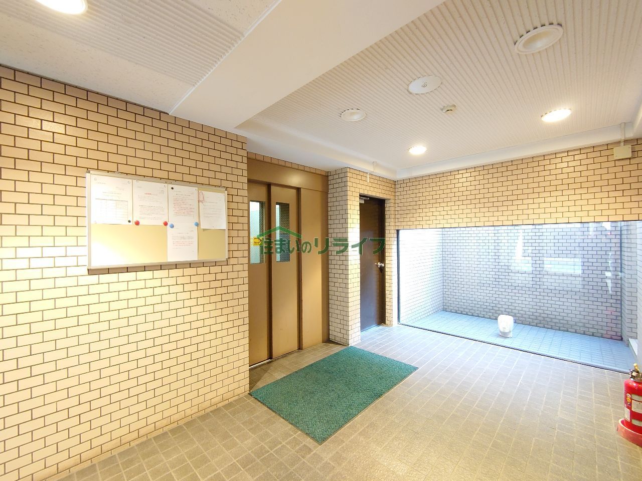 建物エントランス