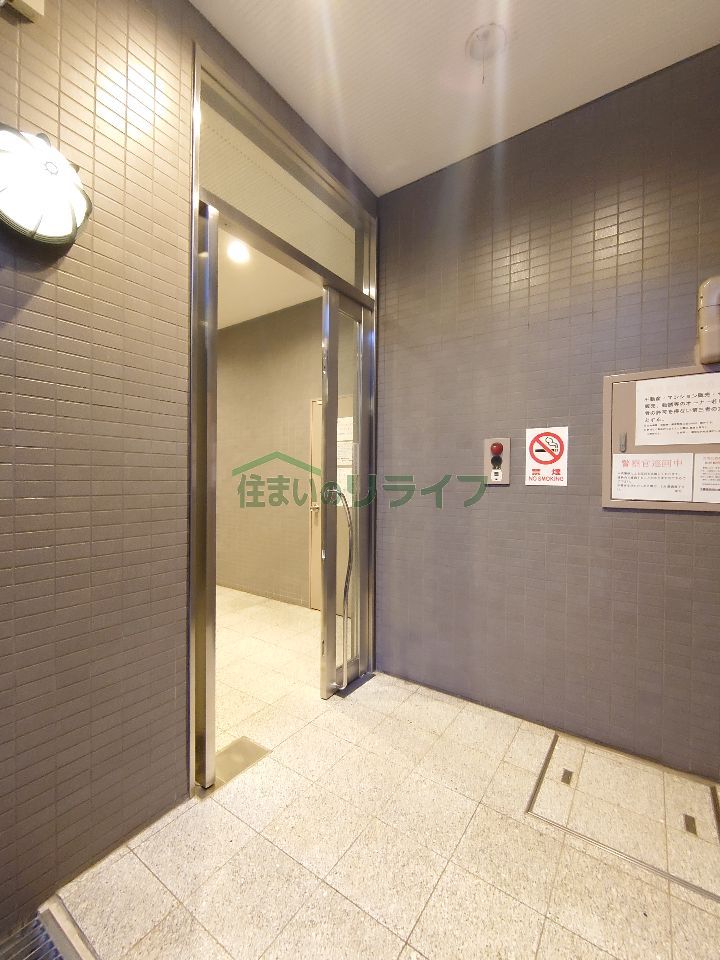 建物エントランス