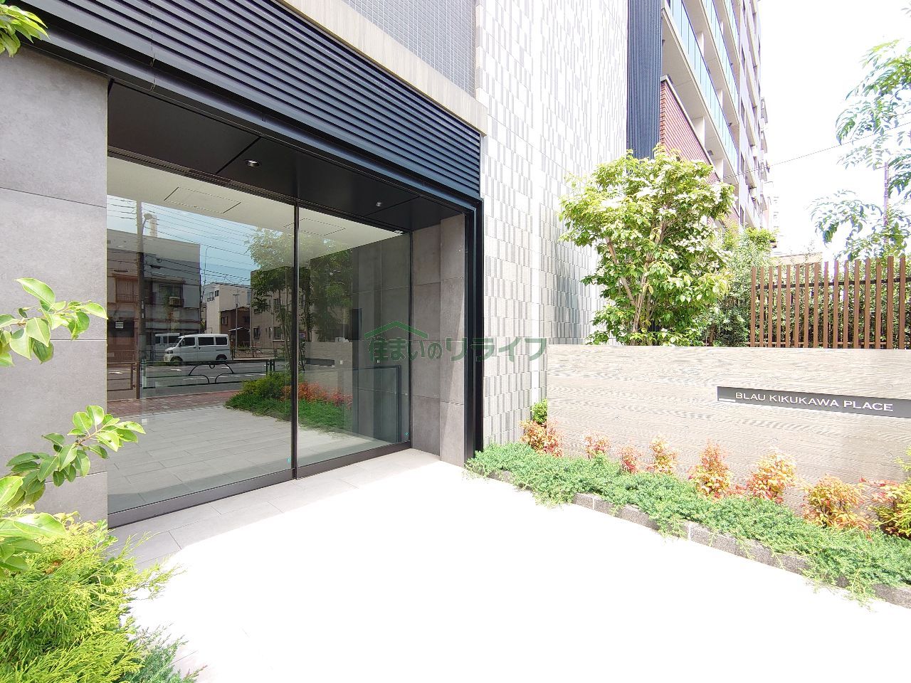 建物エントランス