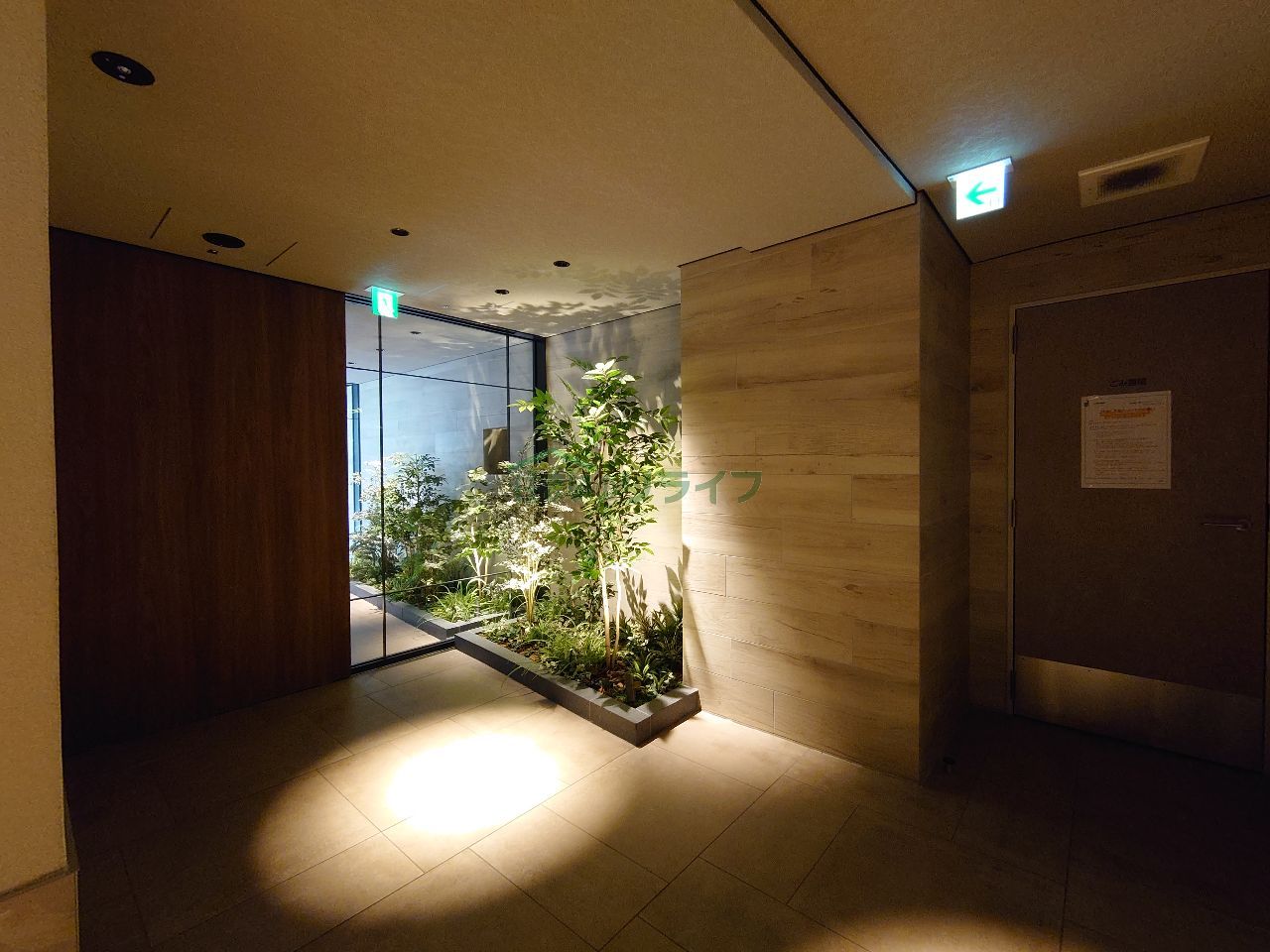 建物エントランス