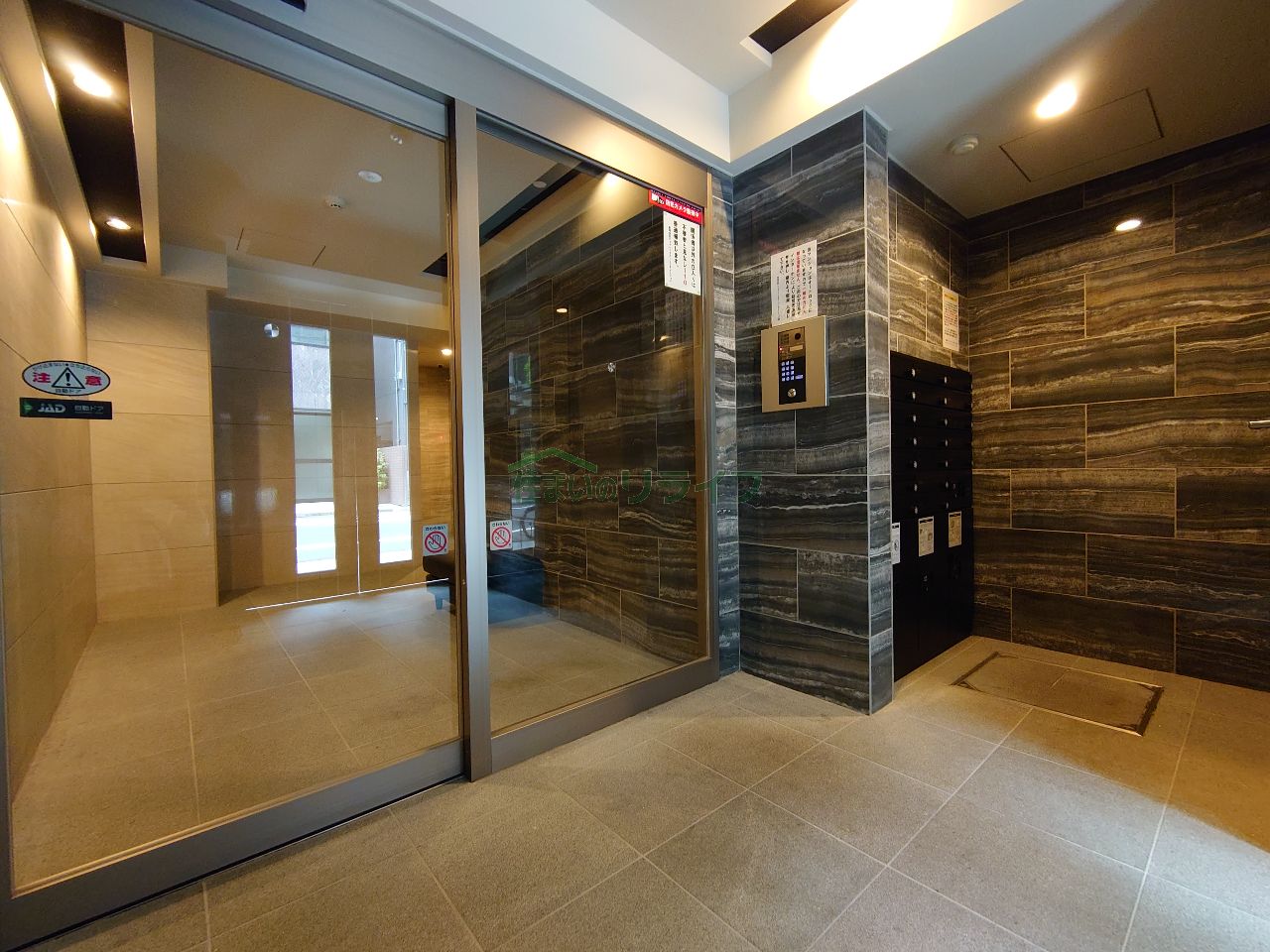 建物エントランス