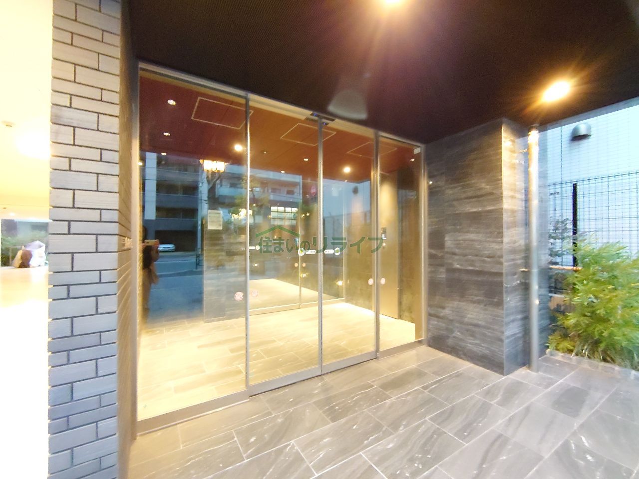 建物エントランス