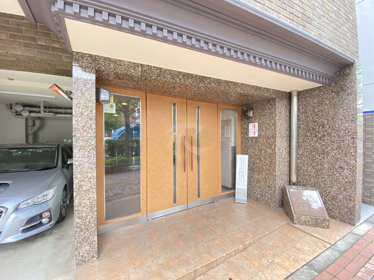 建物エントランス