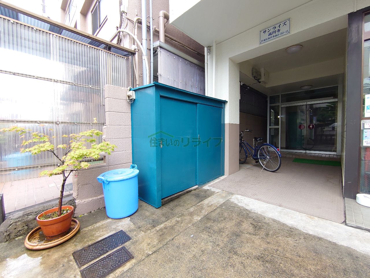 建物エントランス