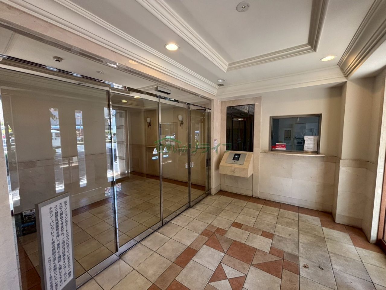 建物エントランス