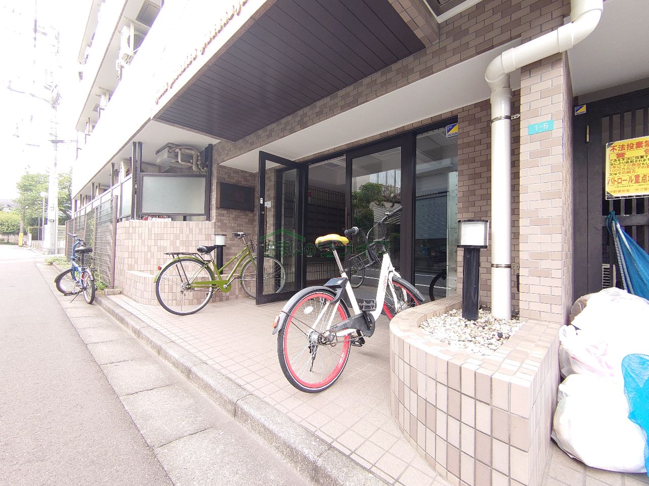 建物エントランス