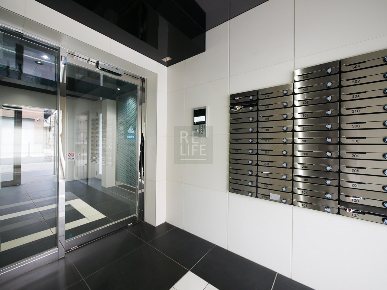 建物エントランス