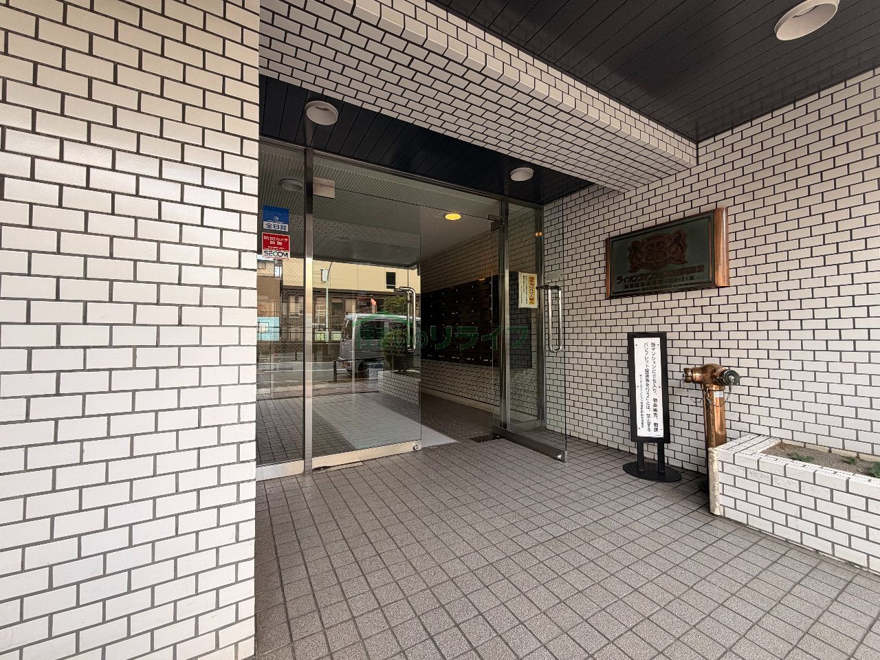 建物エントランス