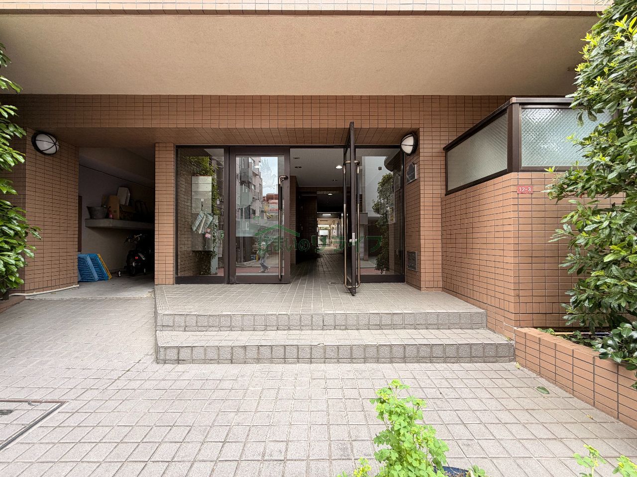 建物エントランス