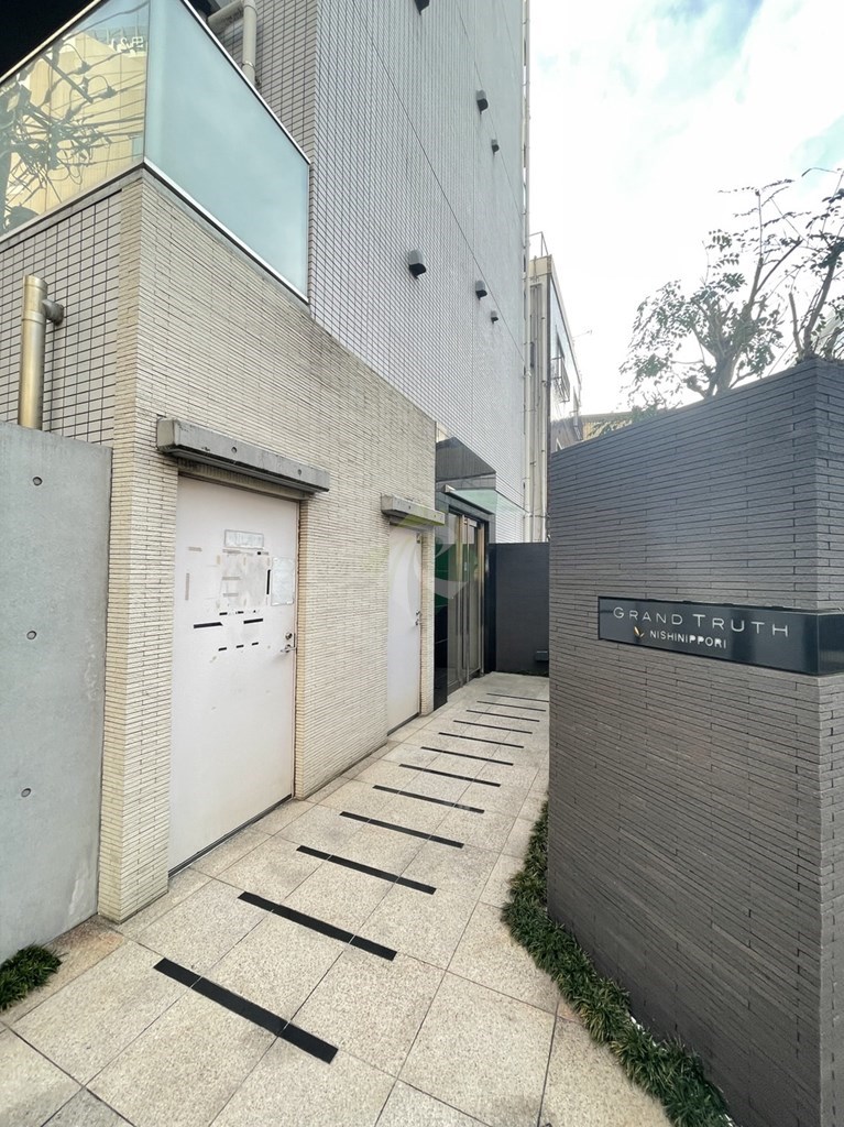 建物エントランス