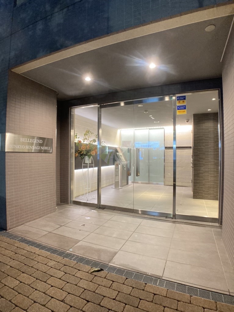 建物エントランス