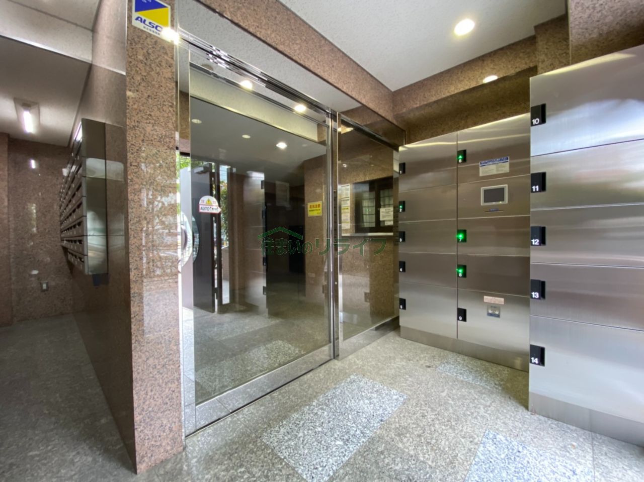 建物エントランス