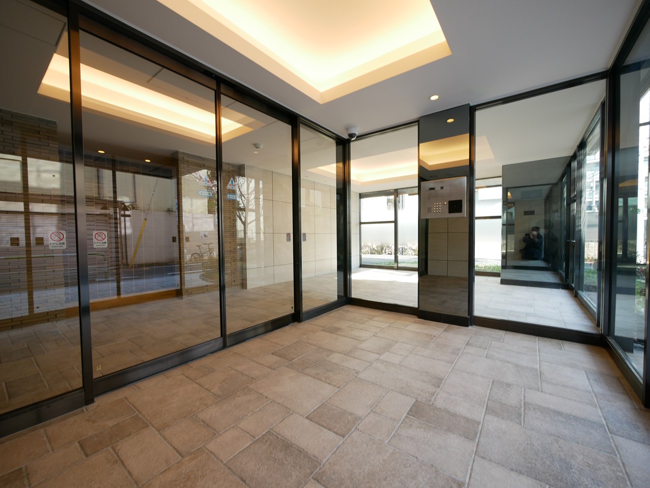 建物エントランス