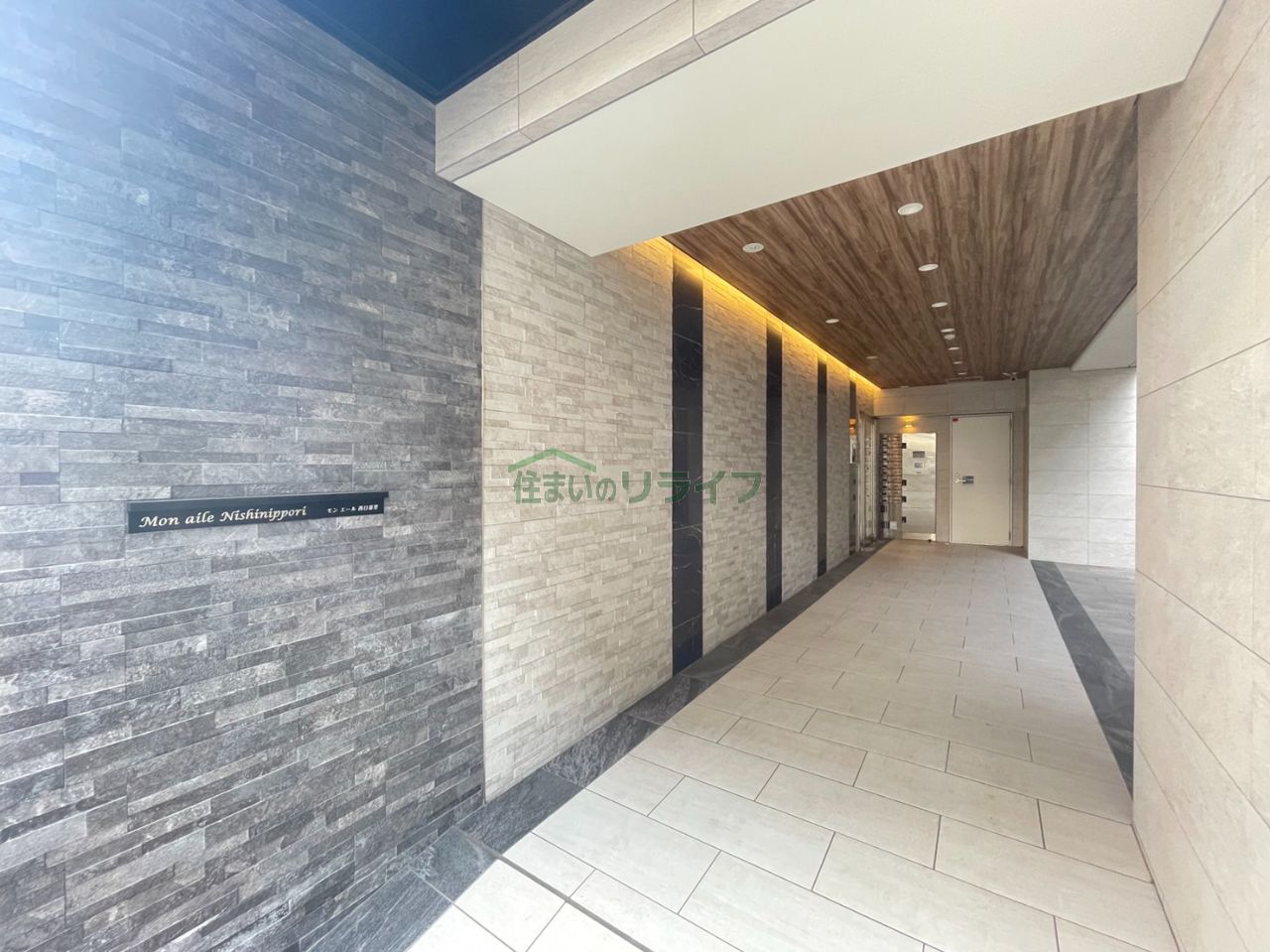 建物エントランス