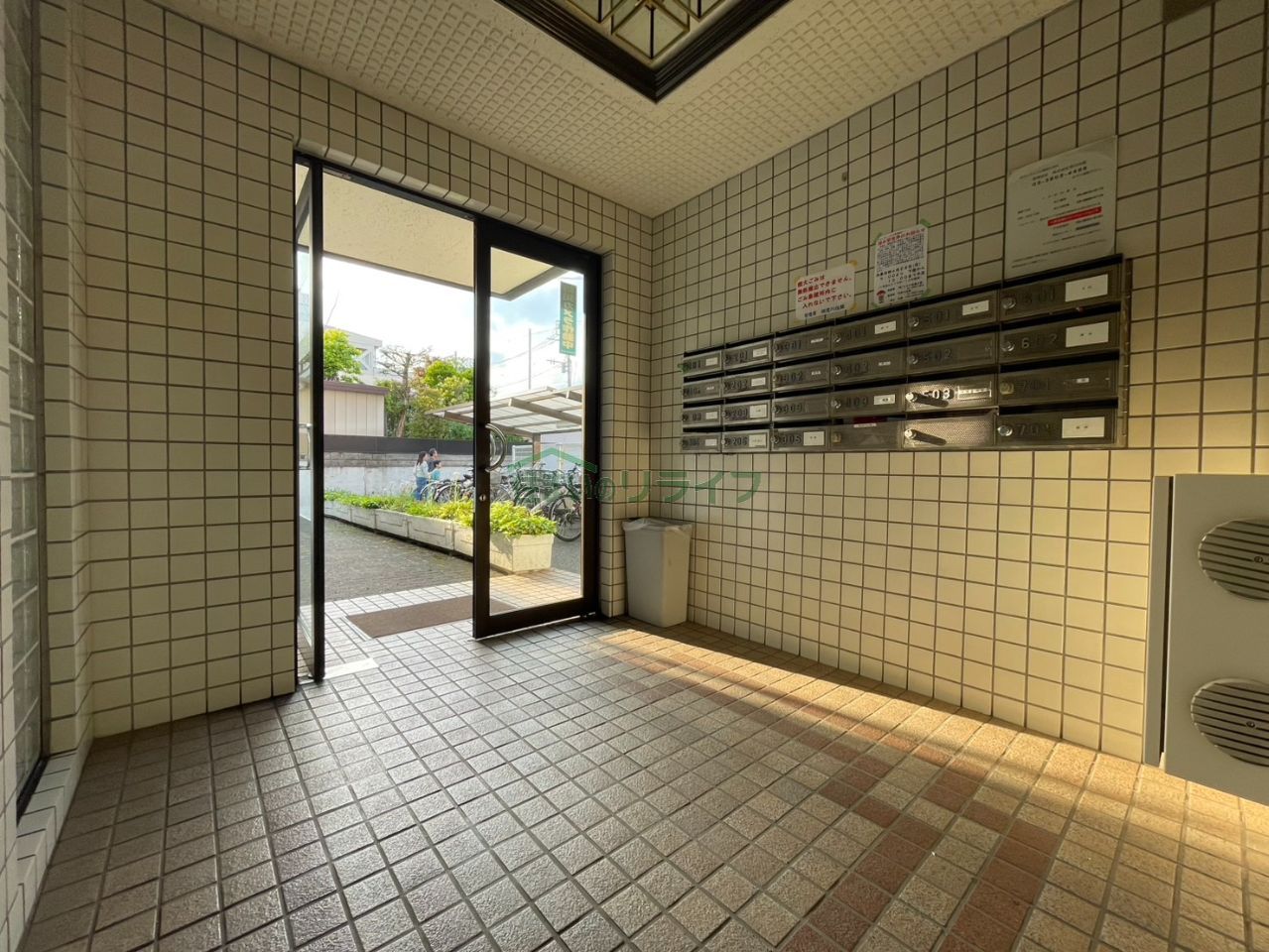 建物エントランス