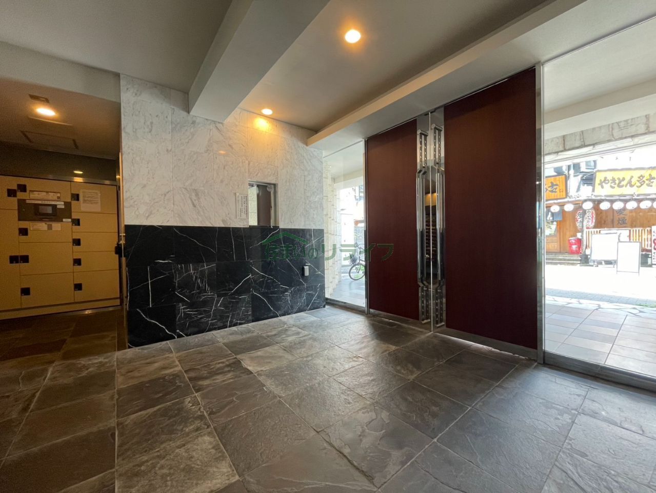 建物エントランス