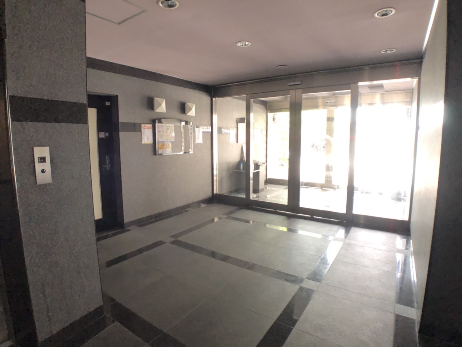 建物エントランス