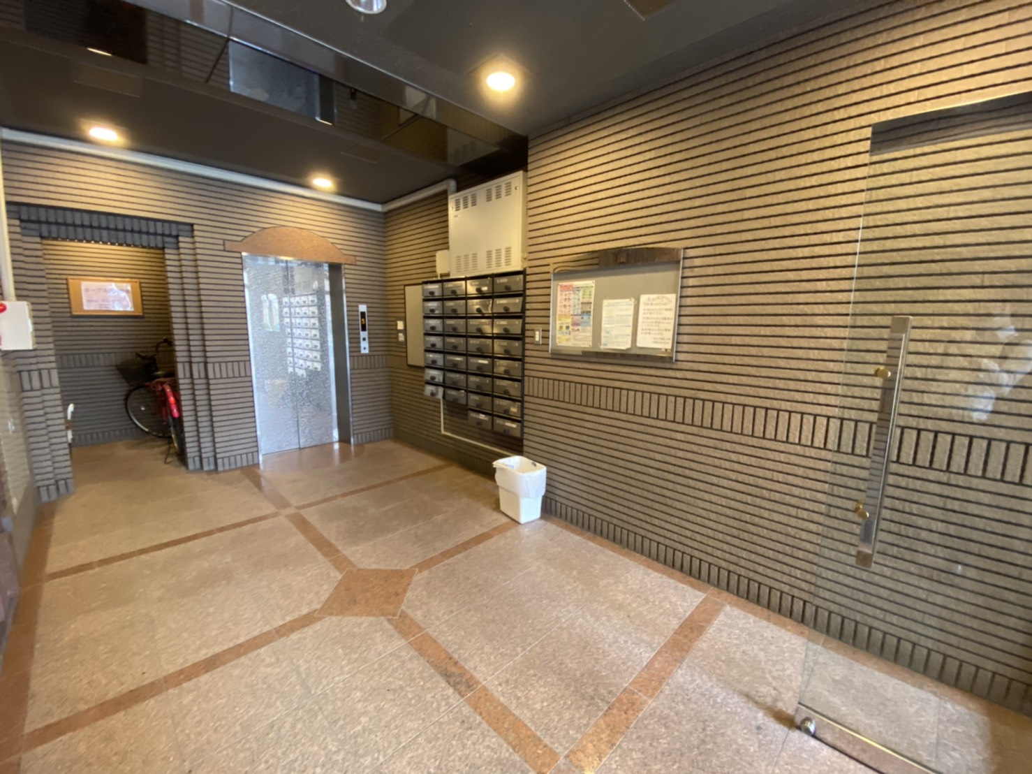 建物エントランス