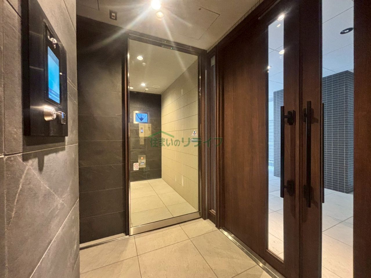 建物エントランス