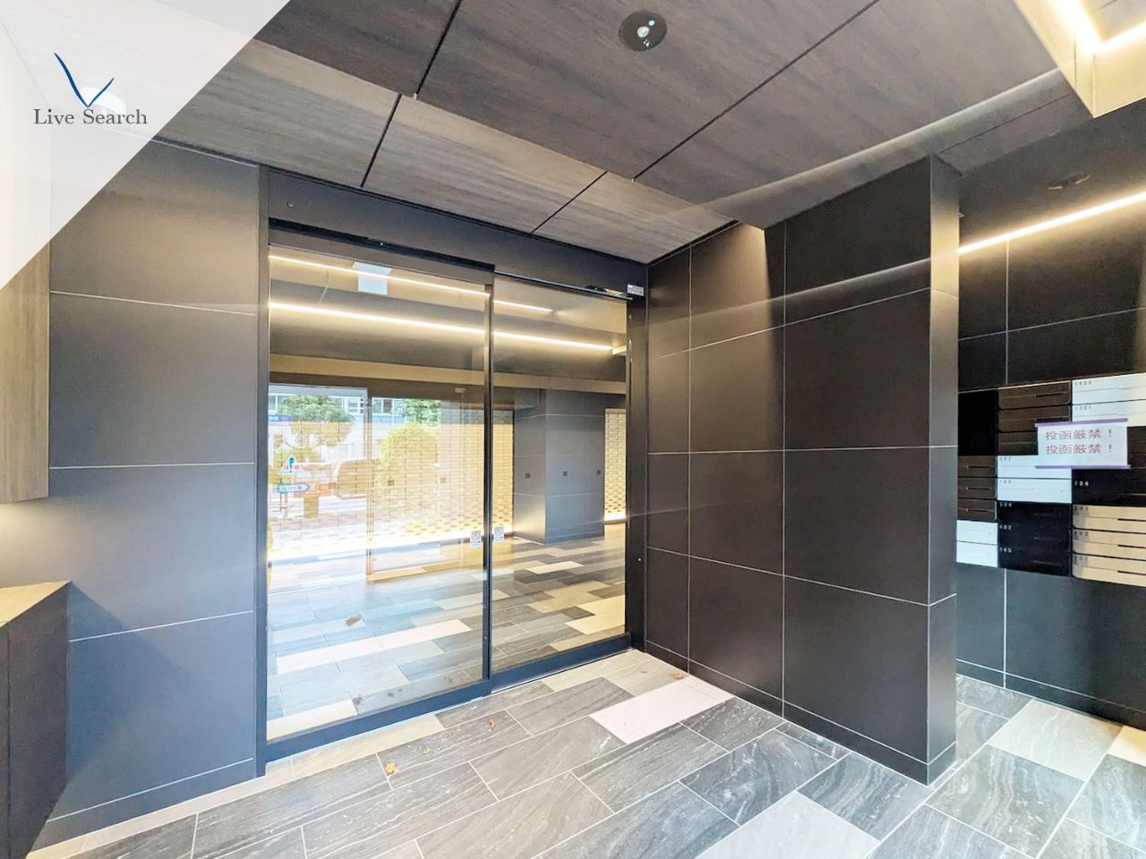 建物エントランス