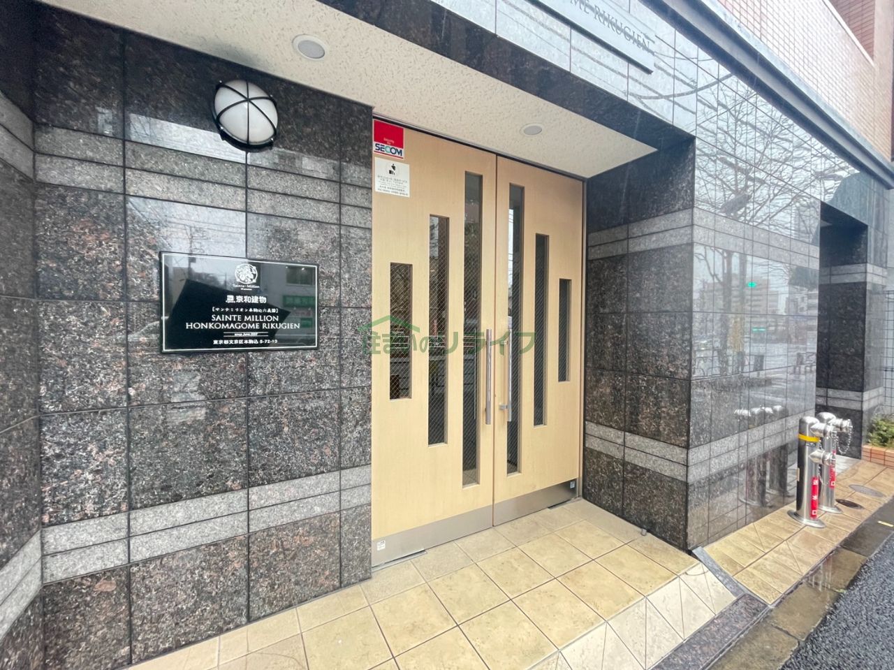 建物エントランス