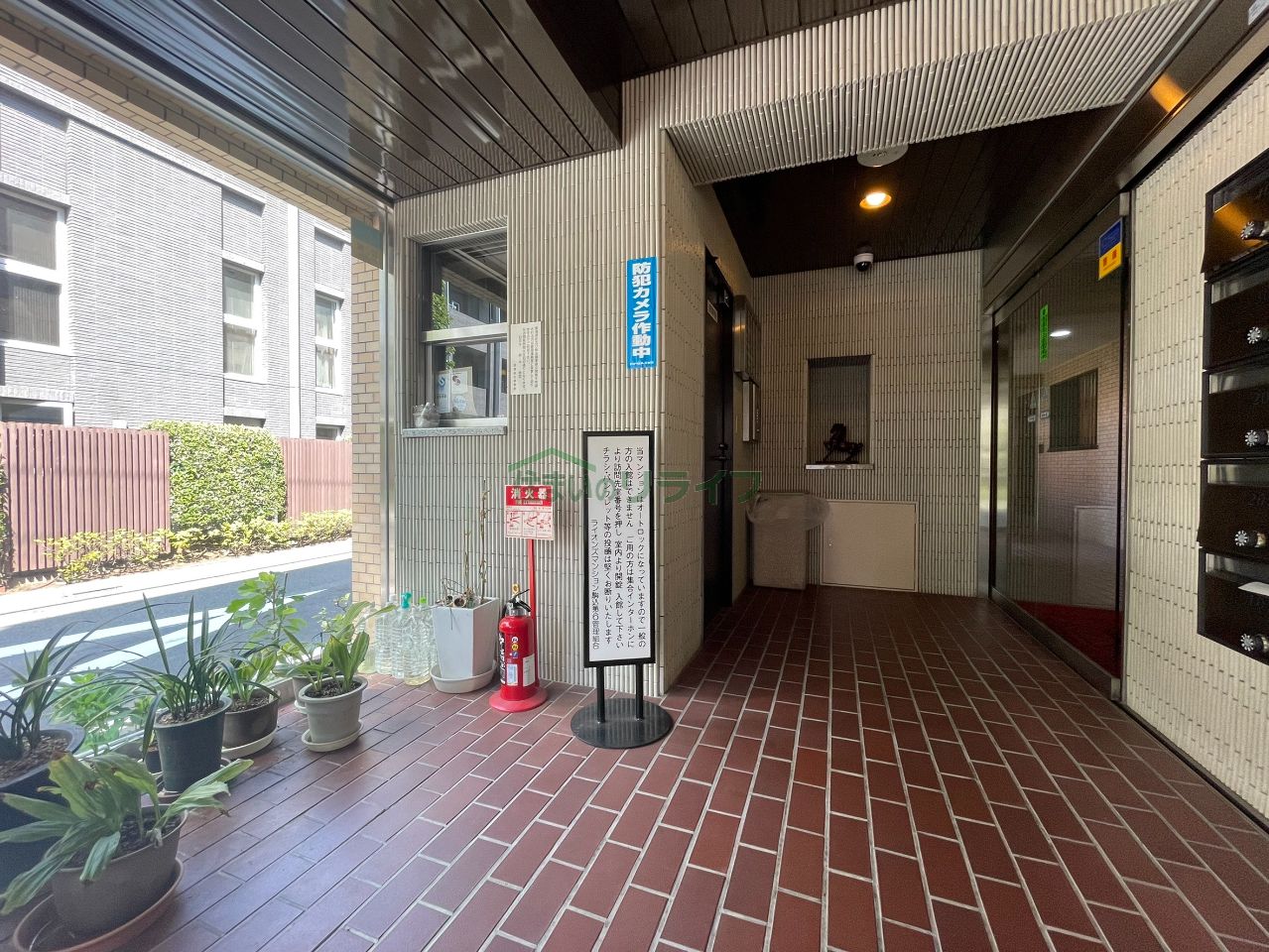 建物エントランス