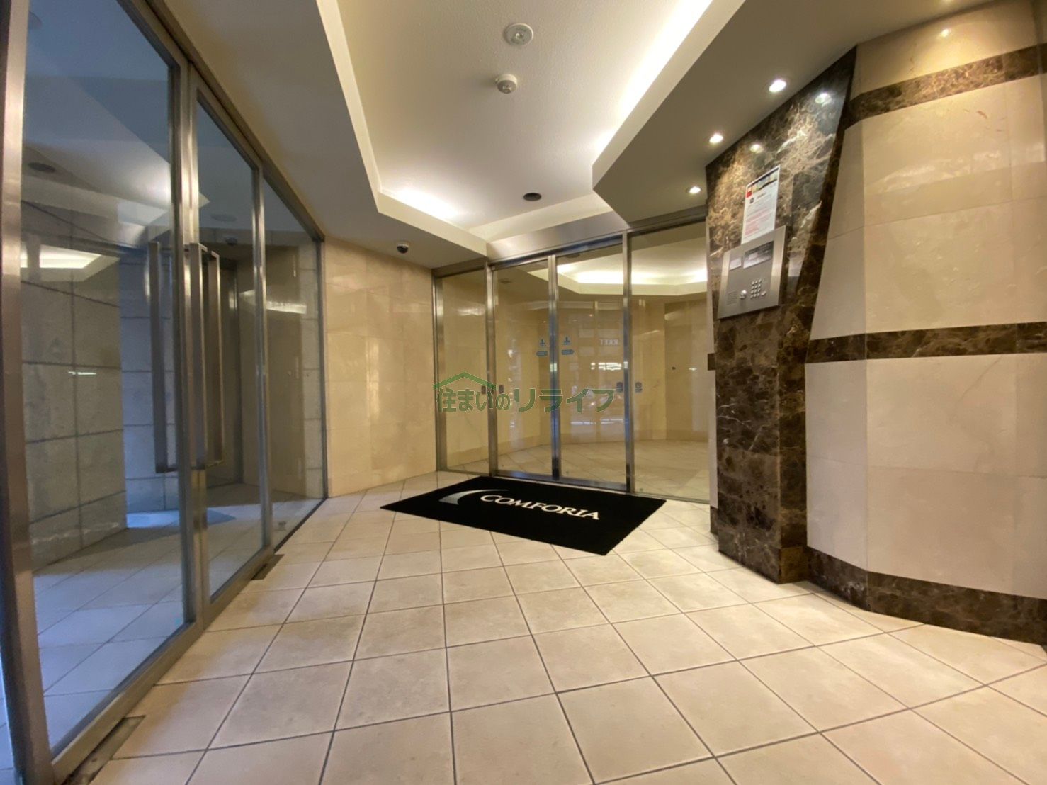 建物エントランス