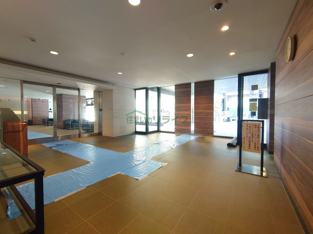 建物エントランス