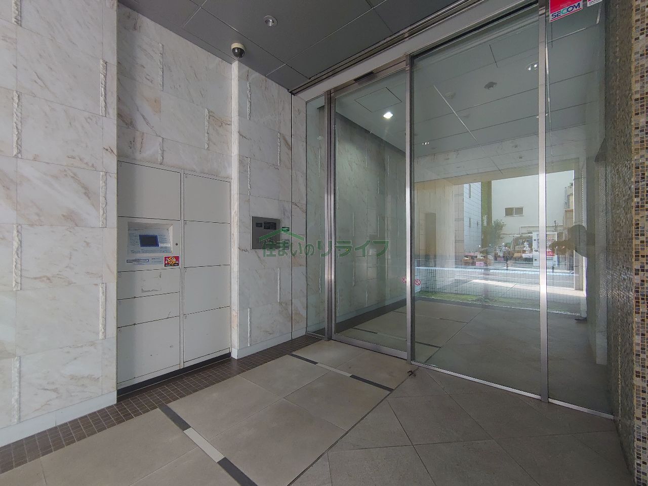 建物エントランス