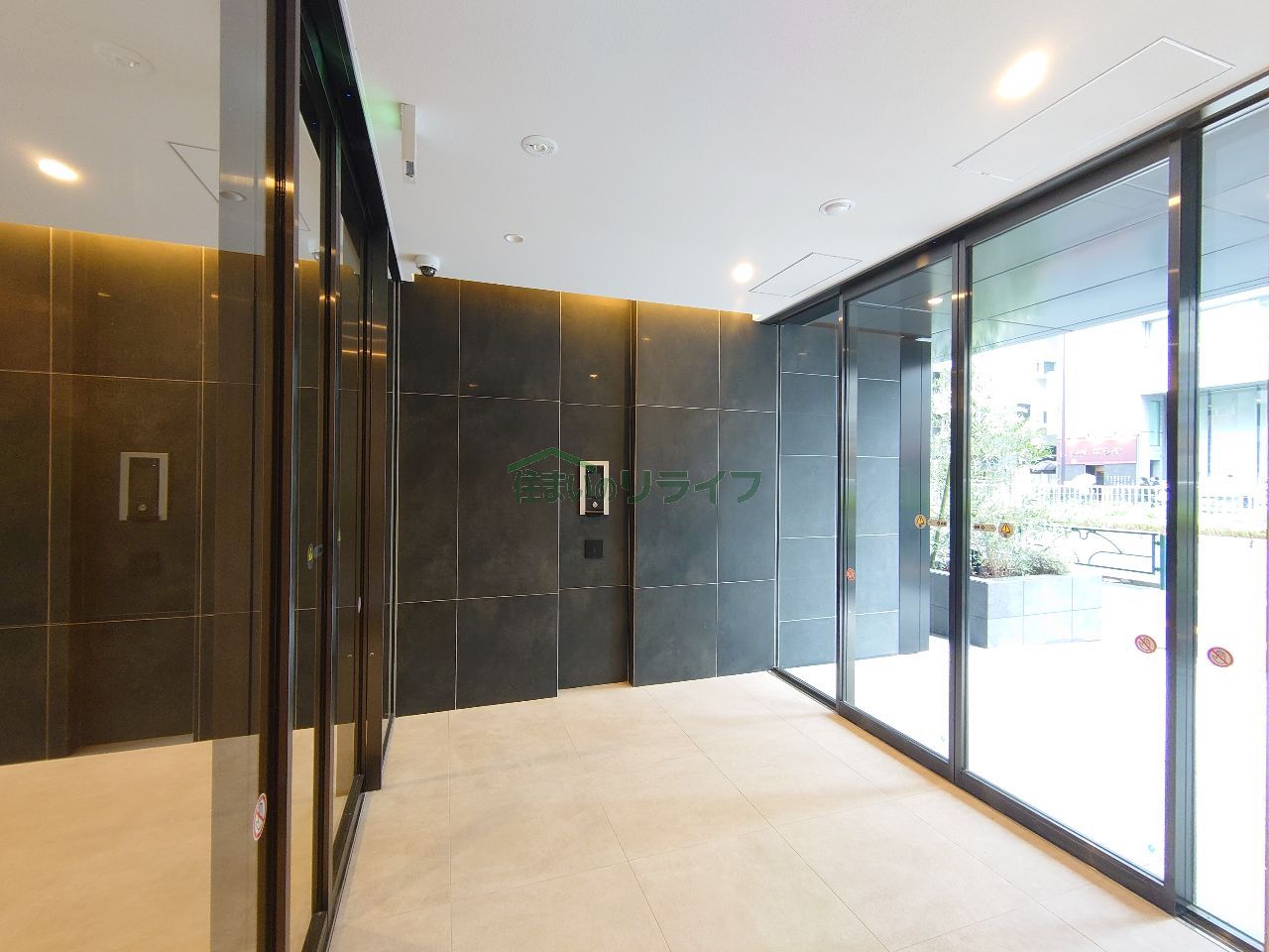 建物エントランス