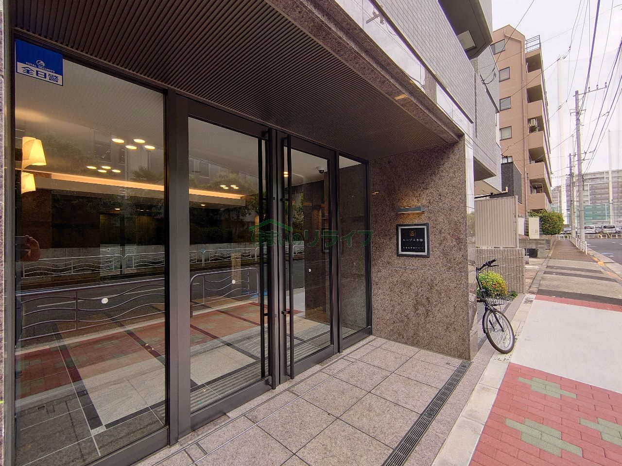 建物エントランス