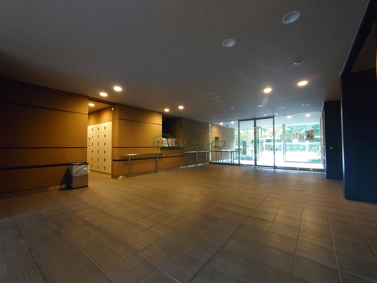 建物エントランス