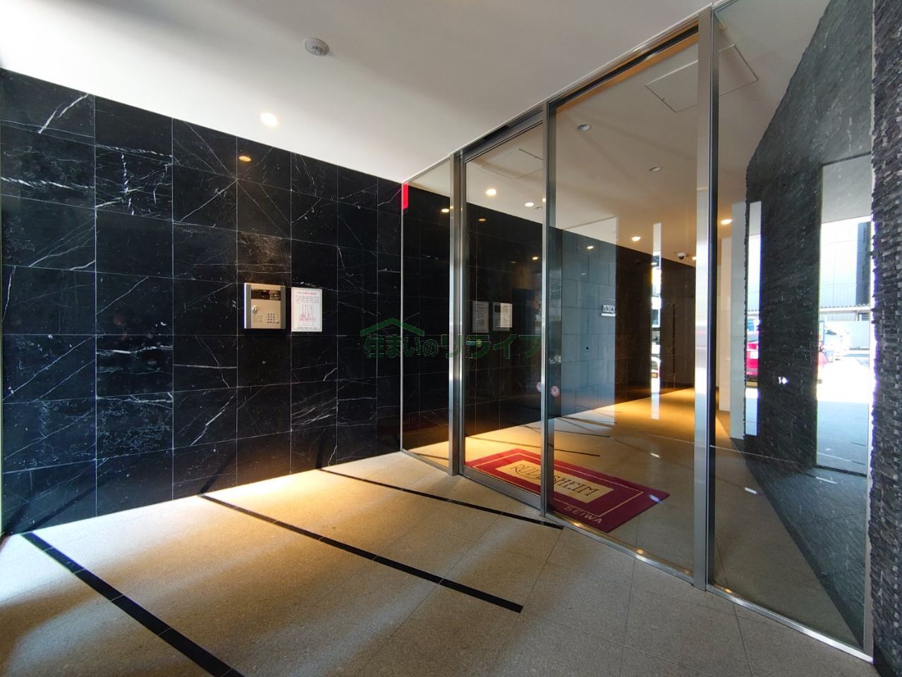 建物エントランス