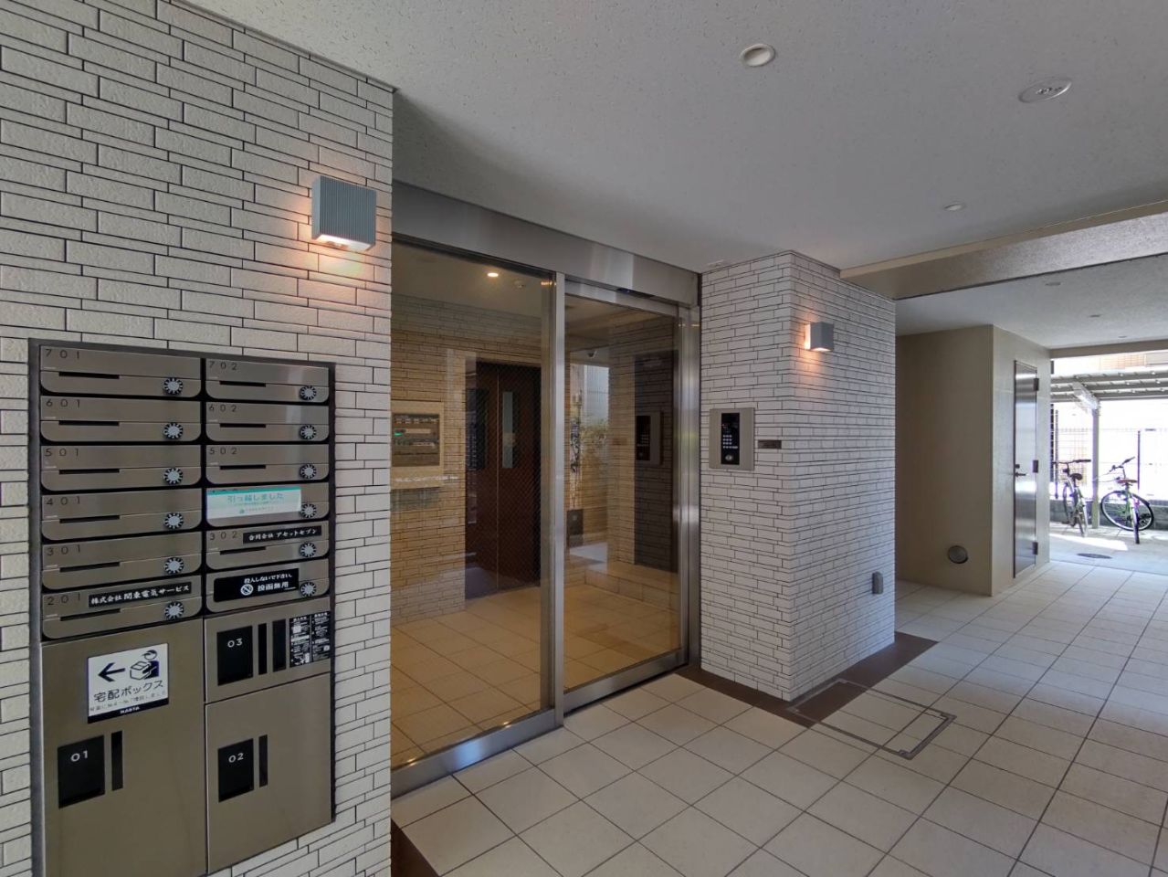建物エントランス