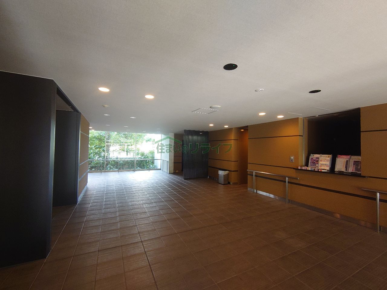 建物エントランス