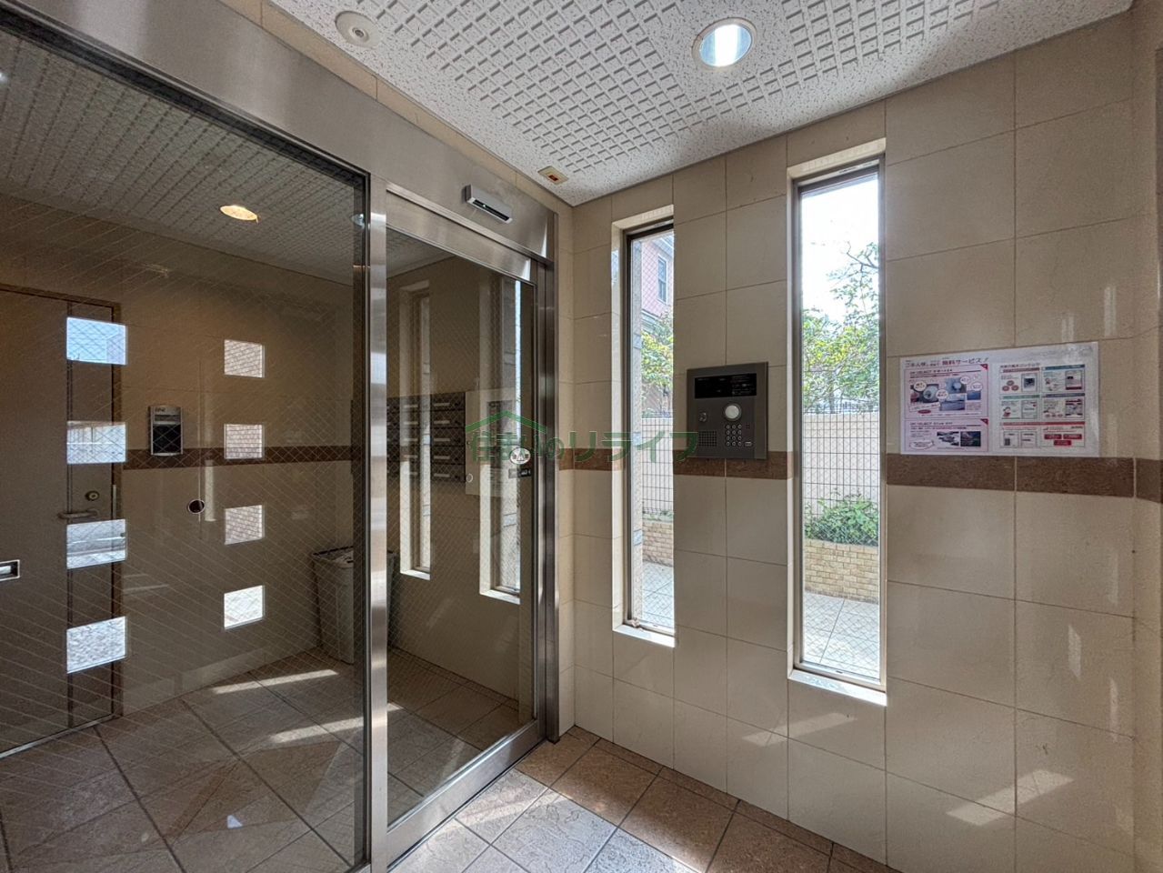 建物エントランス