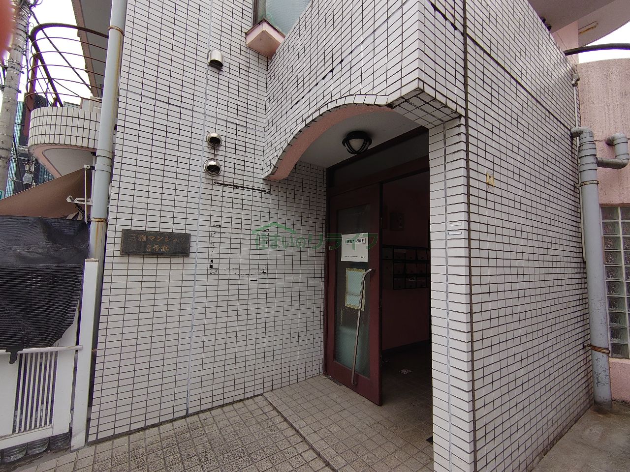 建物エントランス