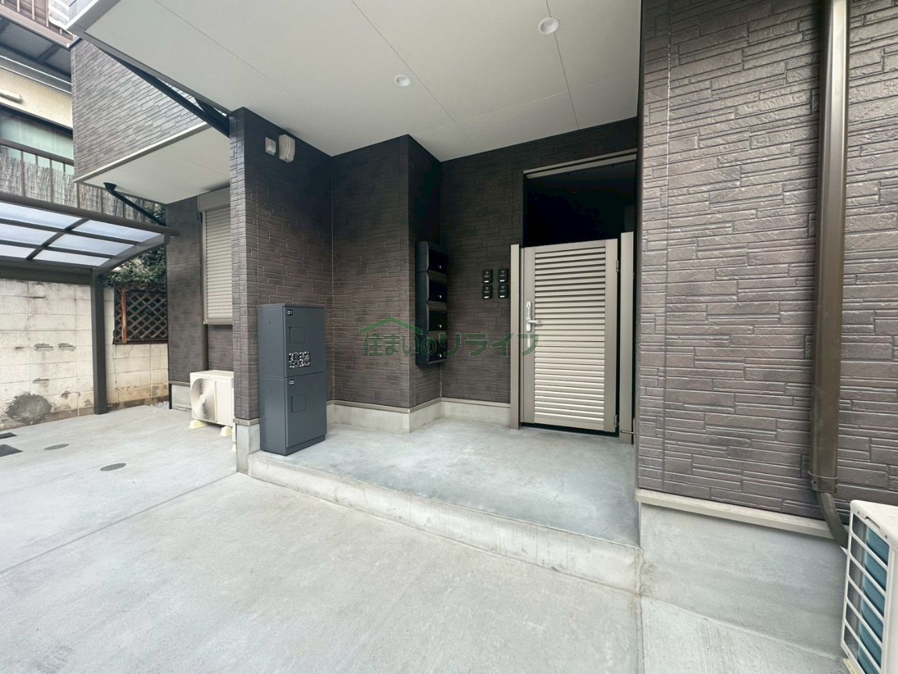 建物エントランス