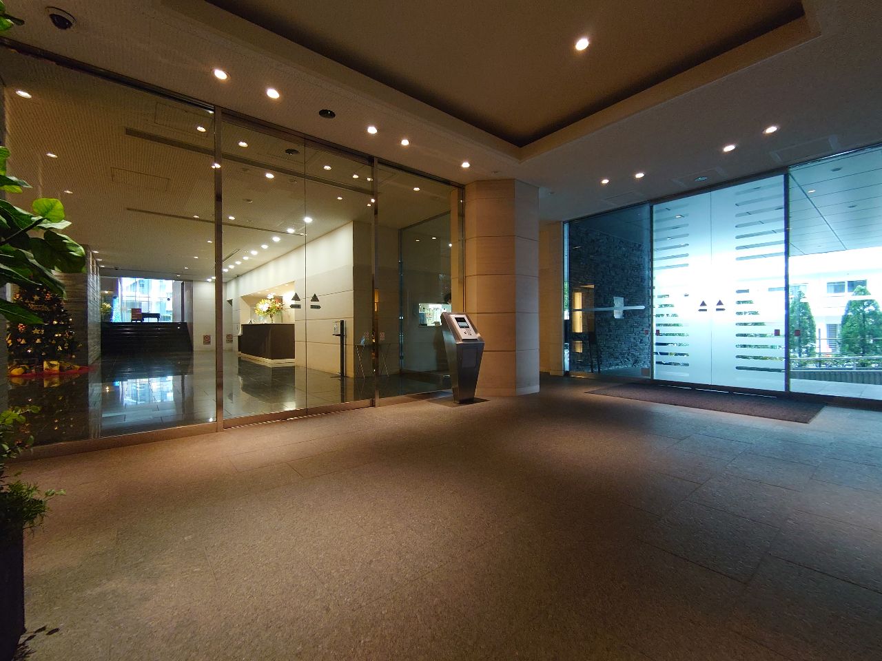建物エントランス