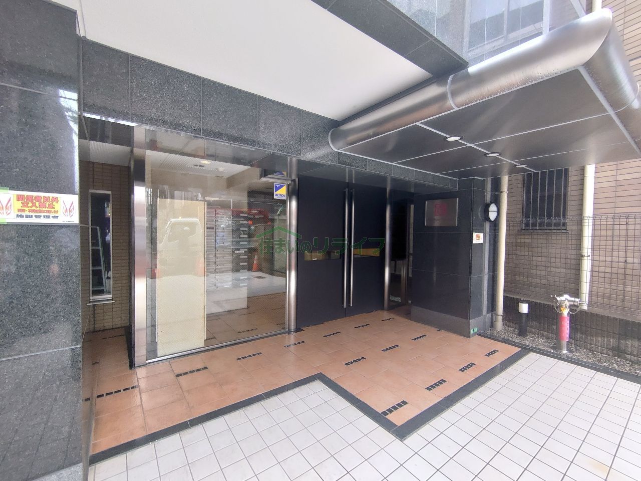 建物エントランス