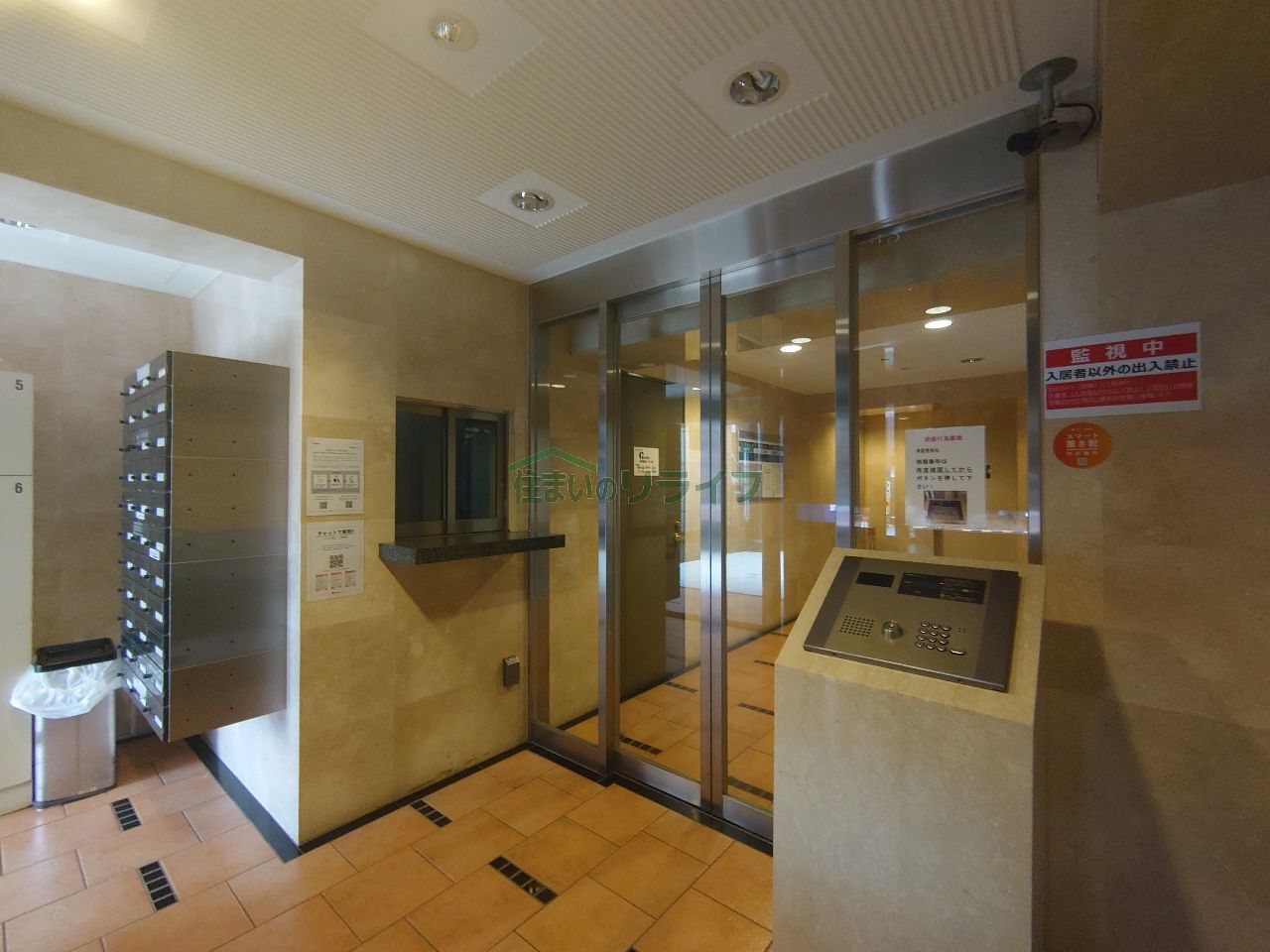 建物エントランス