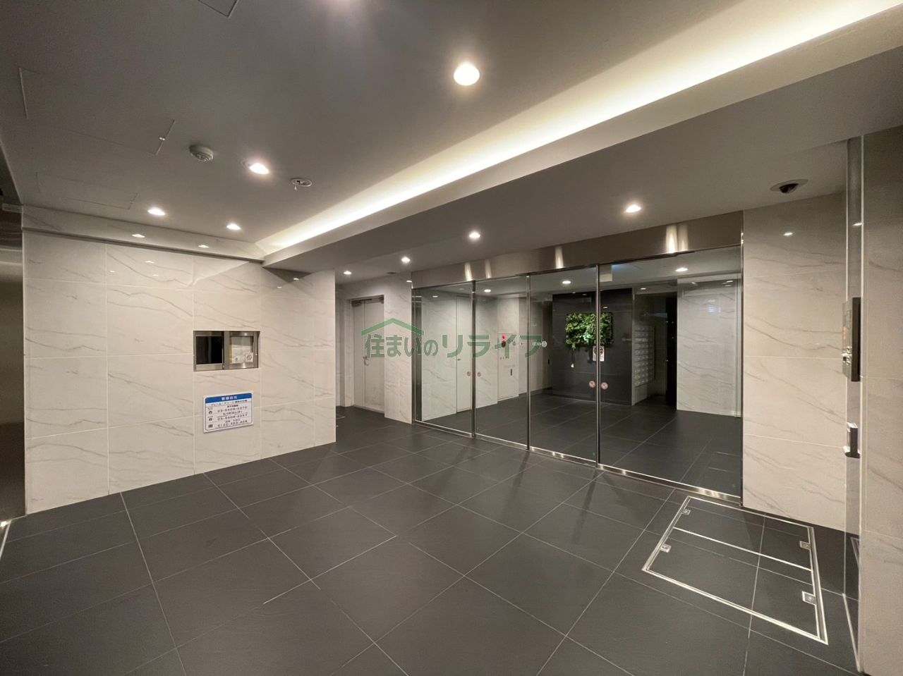 建物エントランス